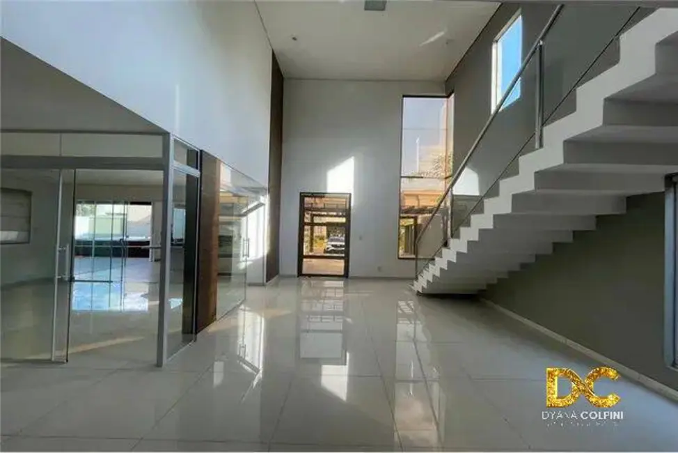 Casa de Condomínio com 3 quartos à venda, 305m2 em Jardim Itália, Cuiaba - MT - imagem 5 Foto 5 de Casa de Condomínio com 3 quartos à venda, 305m2 em Jardim Itália, Cuiaba - MT