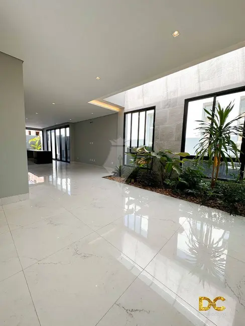 Casa de Condomínio com 5 quartos à venda, 354m2 em Santa Rosa, Cuiaba - MT - imagem 3 Foto 3 de Casa de Condomínio com 5 quartos à venda, 354m2 em Santa Rosa, Cuiaba - MT