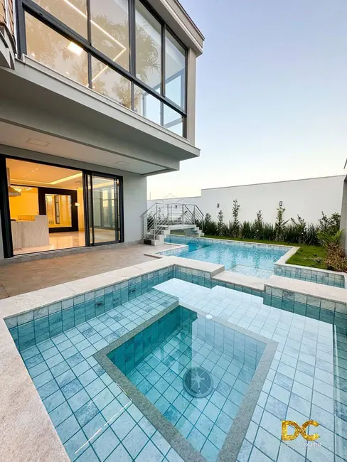 Casa de Condomínio com 4 quartos à venda, 687m2 em Condomínio Florais Cuiabá Residencial, Cuiaba - MT - imagem 9 Foto 9 de Casa de Condomínio com 4 quartos à venda, 687m2 em Condomínio Florais Cuiabá Residencial, Cuiaba - MT