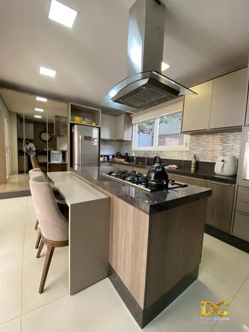 Foto 9 de Casa de Condomínio com 4 quartos à venda, 308m2 em Jardim Imperial, Cuiaba - MT