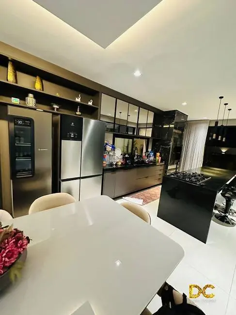 Foto 6 de Casa de Condomínio com 4 quartos à venda, 232m2 em Cuiaba - MT