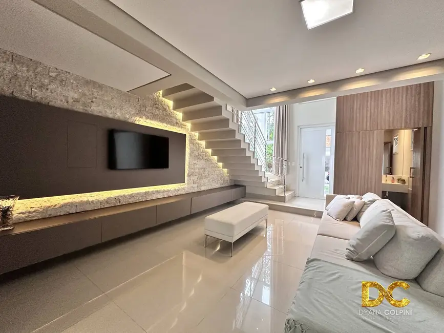 Casa de Condomínio com 3 quartos à venda, 325m2 em Jardim Imperial, Cuiaba - MT - imagem 1 Foto 1 de Casa de Condomínio com 3 quartos à venda, 325m2 em Jardim Imperial, Cuiaba - MT