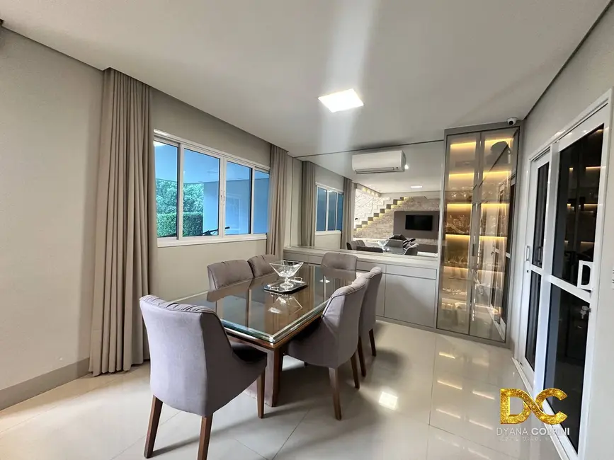Casa de Condomínio com 3 quartos à venda, 325m2 em Jardim Imperial, Cuiaba - MT - imagem 5 Foto 5 de Casa de Condomínio com 3 quartos à venda, 325m2 em Jardim Imperial, Cuiaba - MT