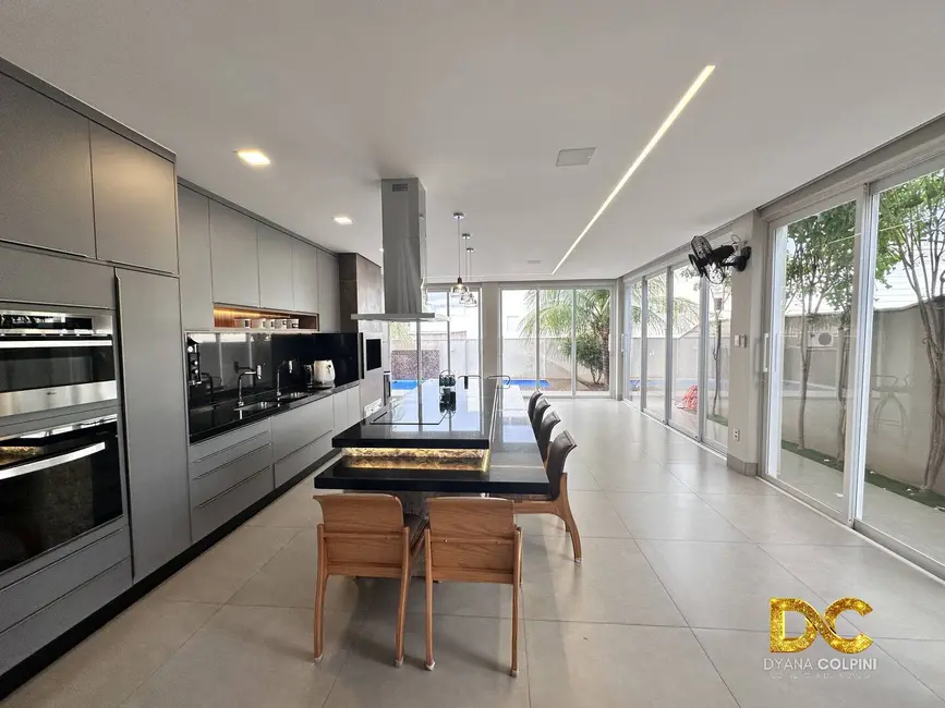 Casa de Condomínio com 3 quartos à venda, 325m2 em Jardim Imperial, Cuiaba - MT - imagem 8 Foto 8 de Casa de Condomínio com 3 quartos à venda, 325m2 em Jardim Imperial, Cuiaba - MT