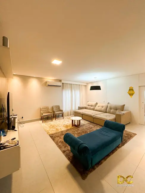 Foto 2 de Casa de Condomínio com 3 quartos à venda, 220m2 em Ribeirão do Lipa, Cuiaba - MT