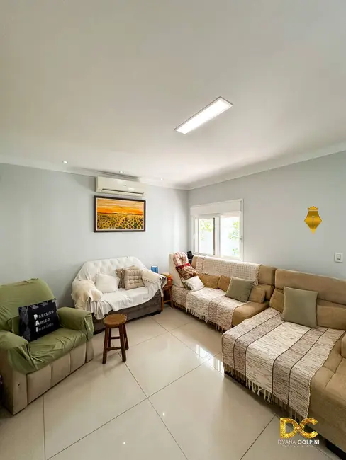 Casa de Condomínio com 4 quartos à venda, 452m2 em Jardim Itália, Cuiaba - MT - imagem 2 Foto 2 de Casa de Condomínio com 4 quartos à venda, 452m2 em Jardim Itália, Cuiaba - MT