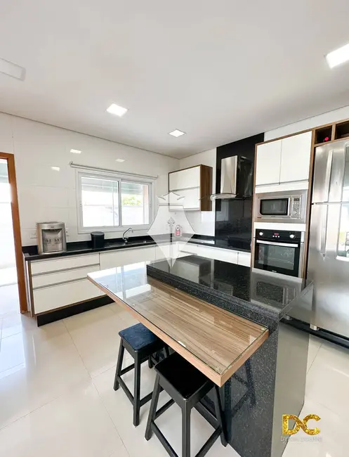 Foto 5 de Casa de Condomínio com 4 quartos à venda, 329m2 em Jardim Itália, Cuiaba - MT