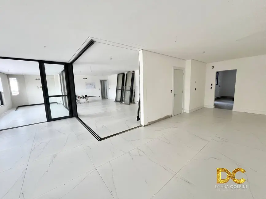 Apartamento com 3 quartos à venda, 238m2 em Popular, Cuiaba - MT - imagem 5 Foto 5 de Apartamento com 3 quartos à venda, 238m2 em Popular, Cuiaba - MT