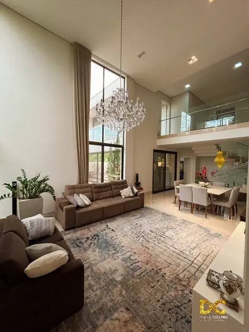 Foto 2 de Casa de Condomínio com 4 quartos à venda, 474m2 em Jardim Itália, Cuiaba - MT
