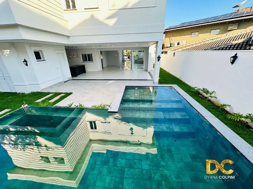 Foto 9 de Casa de Condomínio com 4 quartos à venda, 393m2 em Ribeirão do Lipa, Cuiaba - MT