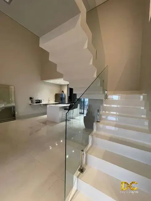 Casa de Condomínio com 3 quartos à venda, 224m2 em Ribeirão do Lipa, Cuiaba - MT - imagem 3 Foto 3 de Casa de Condomínio com 3 quartos à venda, 224m2 em Ribeirão do Lipa, Cuiaba - MT