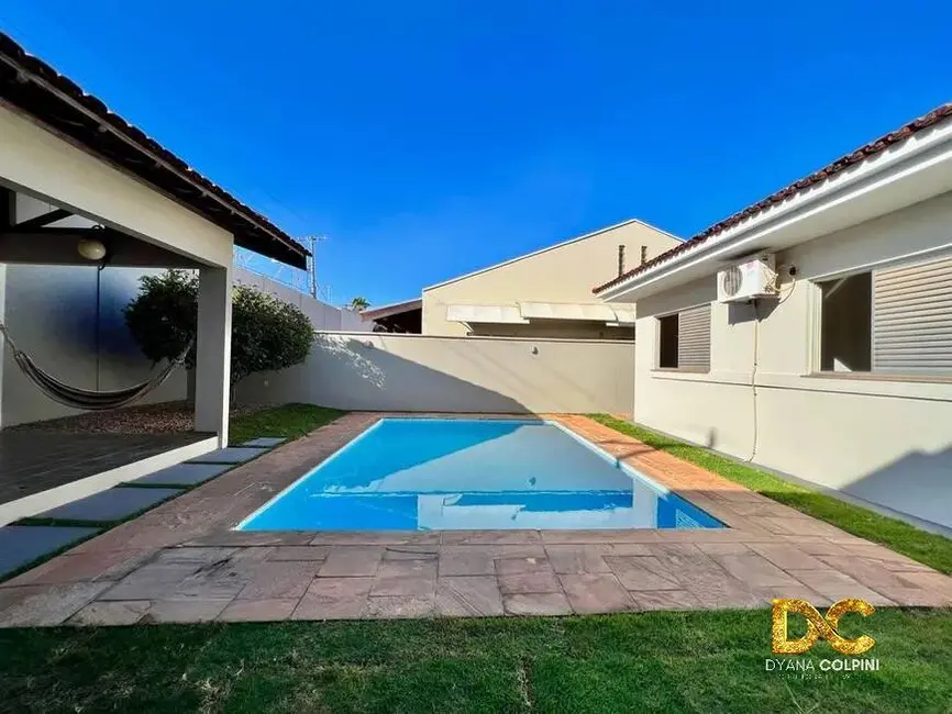 Foto 1 de Casa de Condomínio com 3 quartos à venda, 212m2 em Jardim Itália, Cuiaba - MT
