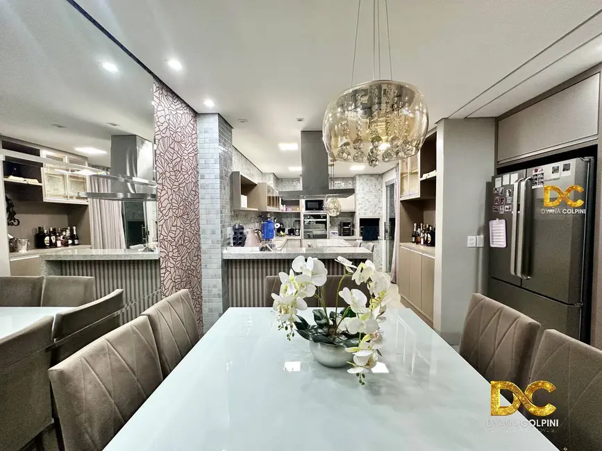 Casa de Condomínio com 4 quartos à venda, 180m2 em Varzea Grande - MT - imagem 4 Foto 4 de Casa de Condomínio com 4 quartos à venda, 180m2 em Varzea Grande - MT