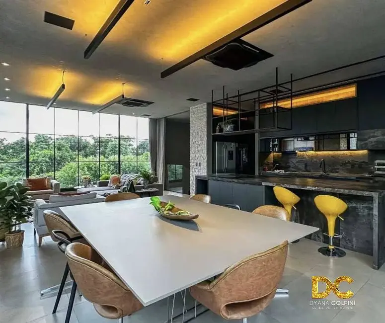 Casa de Condomínio com 4 quartos à venda, 371m2 em Ribeirão do Lipa, Cuiaba - MT - imagem 8 Foto 8 de Casa de Condomínio com 4 quartos à venda, 371m2 em Ribeirão do Lipa, Cuiaba - MT