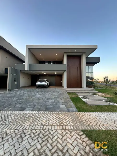 Foto 2 de Casa de Condomínio com 4 quartos à venda, 302m2 em Cuiaba - MT