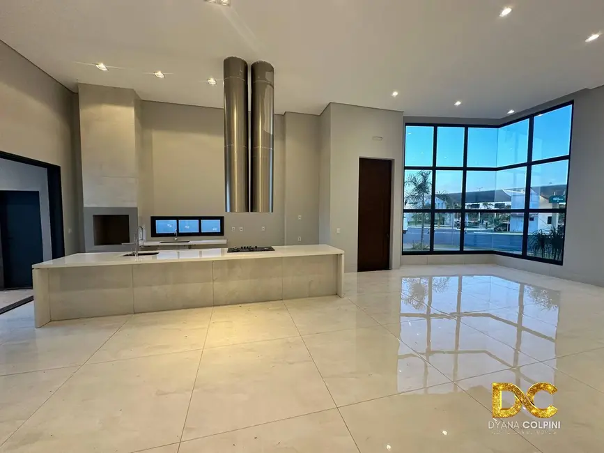 Casa de Condomínio com 4 quartos à venda, 302m2 em Cuiaba - MT - imagem 8 Foto 8 de Casa de Condomínio com 4 quartos à venda, 302m2 em Cuiaba - MT