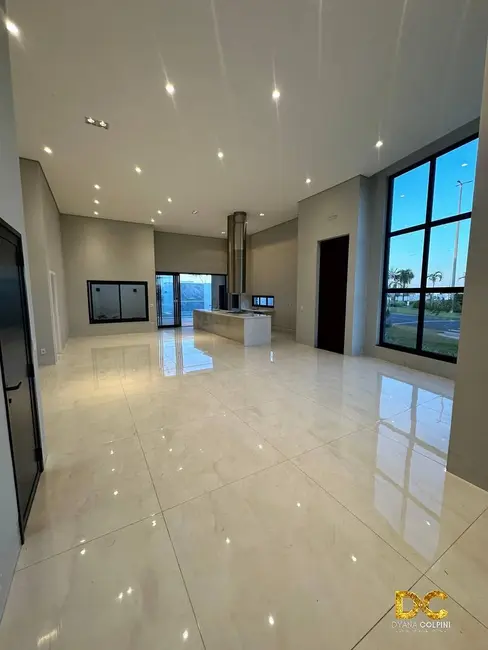 Casa de Condomínio com 4 quartos à venda, 302m2 em Cuiaba - MT - imagem 5 Foto 5 de Casa de Condomínio com 4 quartos à venda, 302m2 em Cuiaba - MT