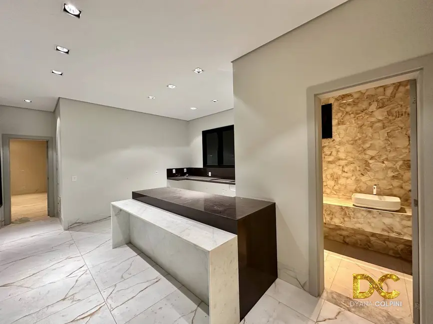 Casa de Condomínio com 4 quartos à venda, 283m2 em Santa Rosa, Cuiaba - MT - imagem 4 Foto 4 de Casa de Condomínio com 4 quartos à venda, 283m2 em Santa Rosa, Cuiaba - MT
