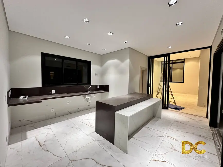 Casa de Condomínio com 4 quartos à venda, 283m2 em Santa Rosa, Cuiaba - MT - imagem 5 Foto 5 de Casa de Condomínio com 4 quartos à venda, 283m2 em Santa Rosa, Cuiaba - MT