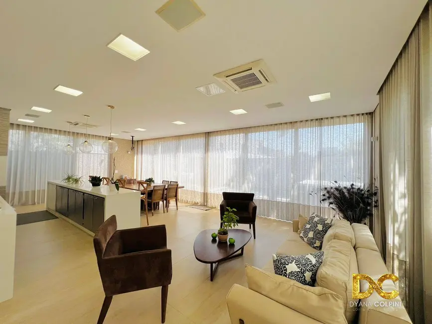 Foto 5 de Casa de Condomínio com 4 quartos à venda, 342m2 em Ribeirão do Lipa, Cuiaba - MT