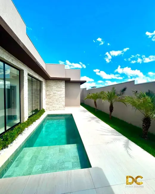 Foto 1 de Casa de Condomínio com 3 quartos à venda, 230m2 em Petrópolis, Varzea Grande - MT