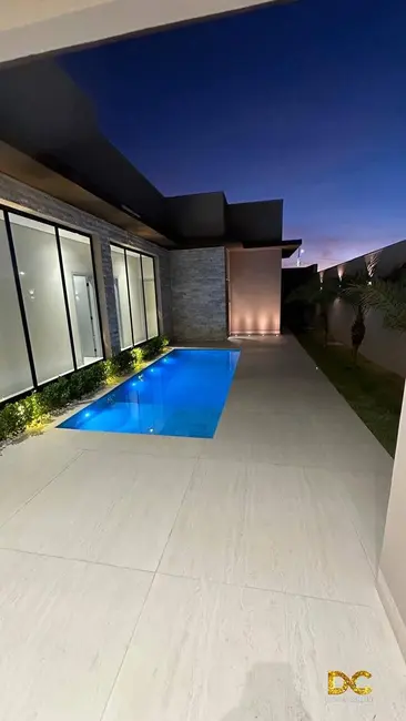 Foto 2 de Casa de Condomínio com 3 quartos à venda, 230m2 em Petrópolis, Varzea Grande - MT