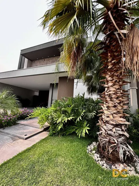 Foto 3 de Casa de Condomínio com 3 quartos à venda, 240m2 em Ribeirão do Lipa, Cuiaba - MT