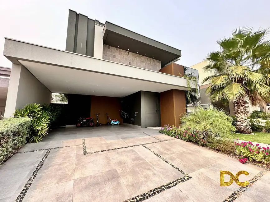 Foto 1 de Casa de Condomínio com 3 quartos à venda, 240m2 em Ribeirão do Lipa, Cuiaba - MT