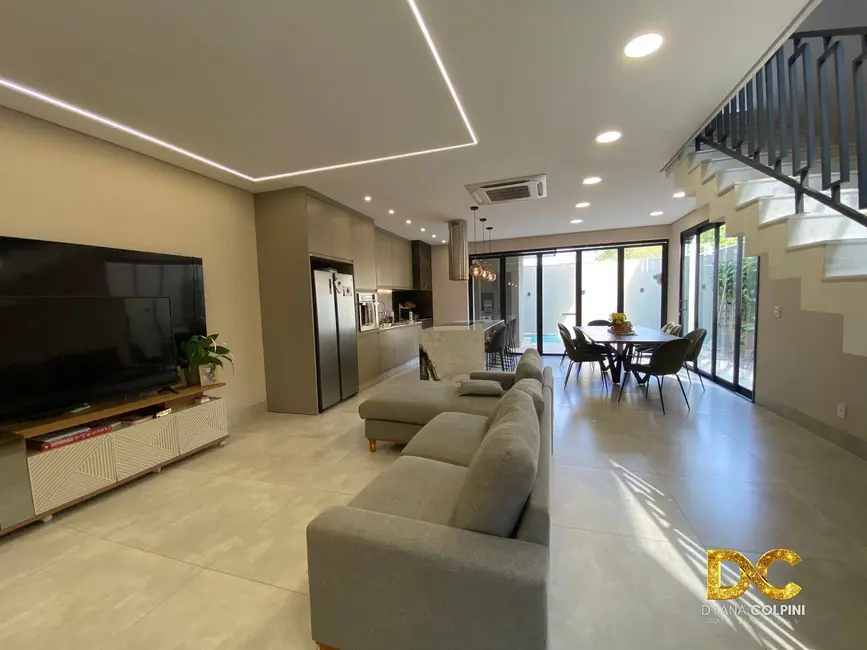 Casa de Condomínio com 4 quartos à venda, 264m2 em Cuiaba - MT - imagem 3 Foto 3 de Casa de Condomínio com 4 quartos à venda, 264m2 em Cuiaba - MT