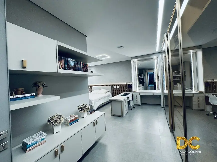 Casa de Condomínio com 4 quartos à venda, 540m2 em Condomínio Florais Cuiabá Residencial, Cuiaba - MT - imagem 8 Foto 8 de Casa de Condomínio com 4 quartos à venda, 540m2 em Condomínio Florais Cuiabá Residencial, Cuiaba - MT