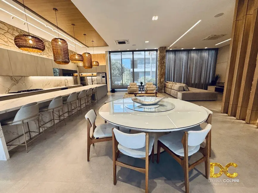 Casa de Condomínio com 4 quartos à venda, 540m2 em Condomínio Florais Cuiabá Residencial, Cuiaba - MT - imagem 1 Foto 1 de Casa de Condomínio com 4 quartos à venda, 540m2 em Condomínio Florais Cuiabá Residencial, Cuiaba - MT