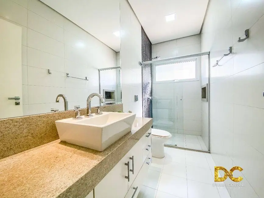 Casa de Condomínio com 4 quartos à venda, 318m2 em Jardim Itália, Cuiaba - MT - imagem 6 Foto 6 de Casa de Condomínio com 4 quartos à venda, 318m2 em Jardim Itália, Cuiaba - MT