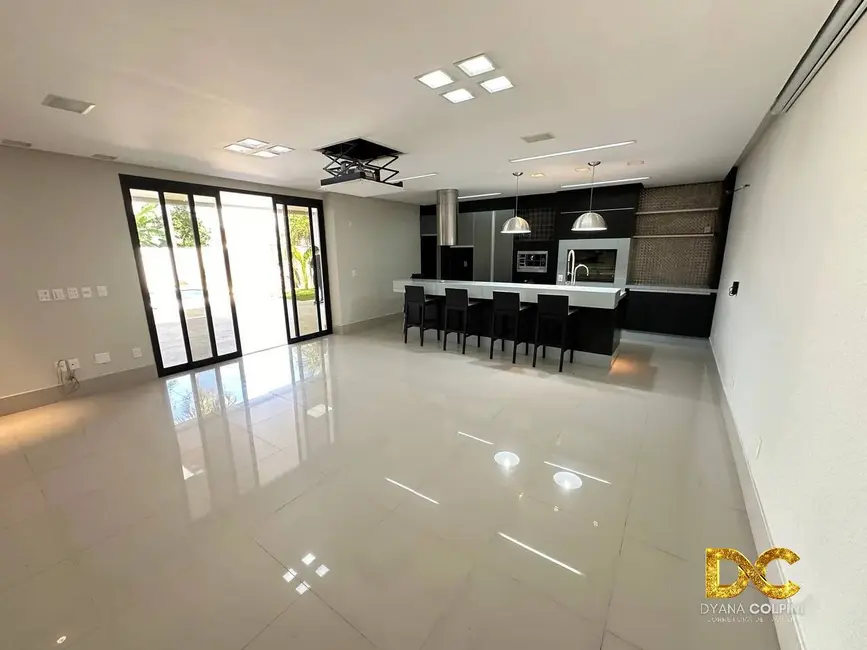 Casa de Condomínio à venda, 822m2 em Jardim Itália, Cuiaba - MT - imagem 5 Foto 5 de Casa de Condomínio à venda, 822m2 em Jardim Itália, Cuiaba - MT