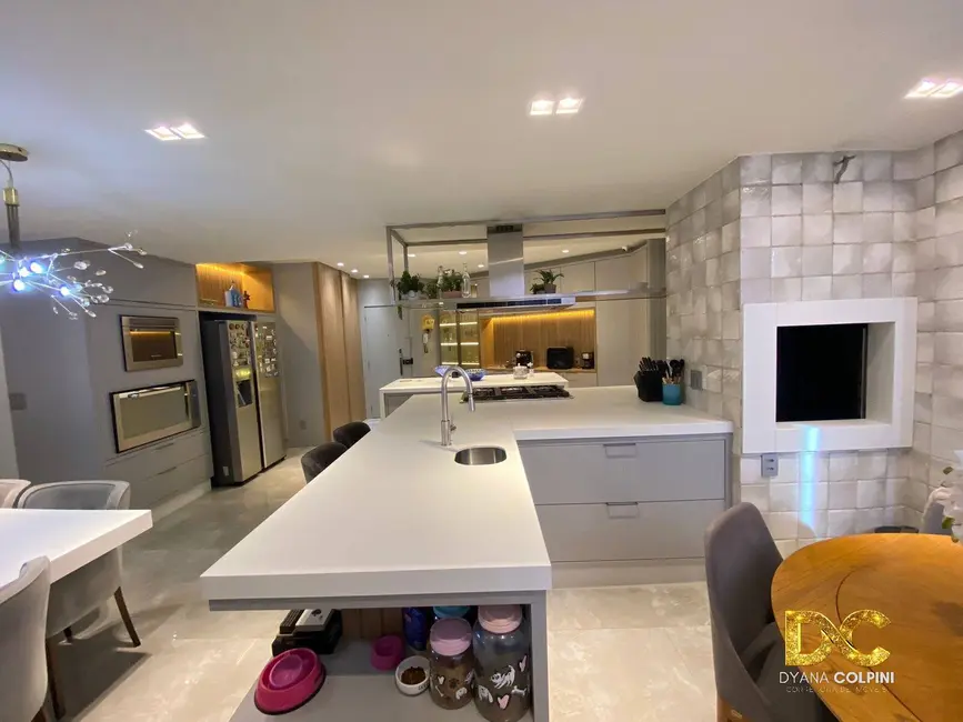 Apartamento com 3 quartos à venda, 275m2 em Quilombo, Cuiaba - MT - imagem 8 Foto 8 de Apartamento com 3 quartos à venda, 275m2 em Quilombo, Cuiaba - MT