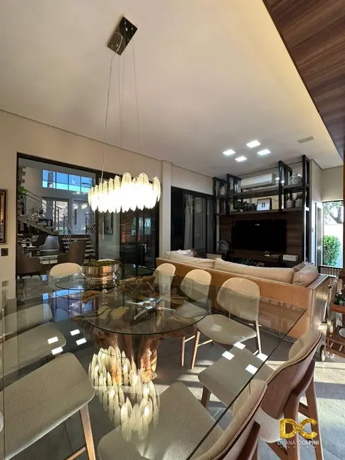 Casa de Condomínio com 4 quartos à venda, 323m2 em Jardim Itália, Cuiaba - MT - imagem 4 Foto 4 de Casa de Condomínio com 4 quartos à venda, 323m2 em Jardim Itália, Cuiaba - MT