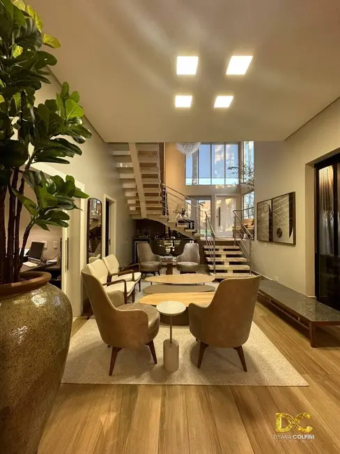 Casa de Condomínio com 4 quartos à venda, 323m2 em Jardim Itália, Cuiaba - MT - imagem 3 Foto 3 de Casa de Condomínio com 4 quartos à venda, 323m2 em Jardim Itália, Cuiaba - MT