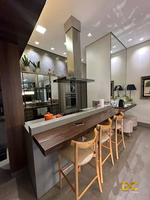 Casa de Condomínio com 4 quartos à venda, 323m2 em Jardim Itália, Cuiaba - MT - imagem 7 Foto 7 de Casa de Condomínio com 4 quartos à venda, 323m2 em Jardim Itália, Cuiaba - MT