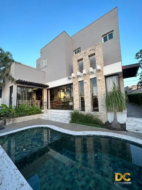 Casa de Condomínio com 4 quartos à venda, 323m2 em Jardim Itália, Cuiaba - MT - imagem 2 Foto 2 de Casa de Condomínio com 4 quartos à venda, 323m2 em Jardim Itália, Cuiaba - MT