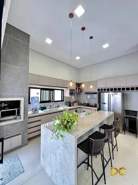 Casa de Condomínio com 3 quartos à venda, 162m2 em Cuiaba - MT - imagem 2 Foto 2 de Casa de Condomínio com 3 quartos à venda, 162m2 em Cuiaba - MT