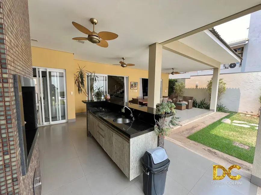 Casa de Condomínio com 3 quartos à venda, 303m2 em Condomínio Florais Cuiabá Residencial, Cuiaba - MT - imagem 6 Foto 6 de Casa de Condomínio com 3 quartos à venda, 303m2 em Condomínio Florais Cuiabá Residencial, Cuiaba - MT