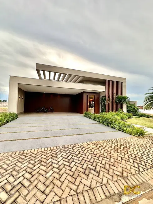 Foto 2 de Casa de Condomínio com 4 quartos à venda, 386m2 em Morada dos Nobres, Cuiaba - MT
