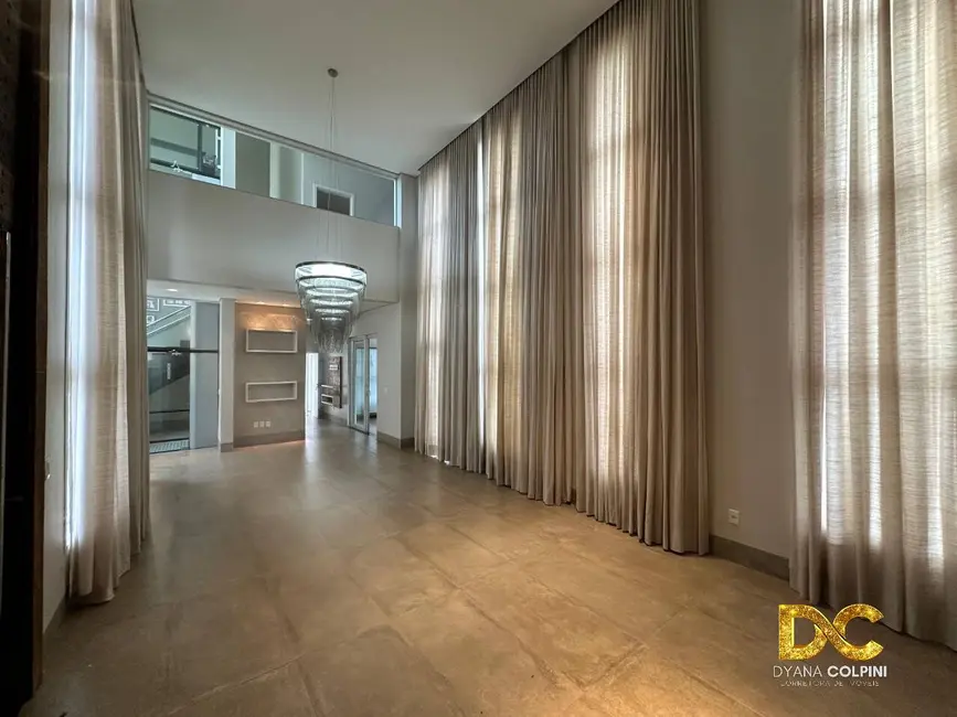 Foto 3 de Casa de Condomínio com 5 quartos à venda, 397m2 em Jardim Itália, Cuiaba - MT