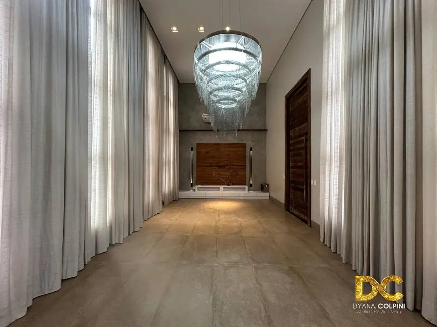 Foto 2 de Casa de Condomínio com 5 quartos à venda, 397m2 em Jardim Itália, Cuiaba - MT