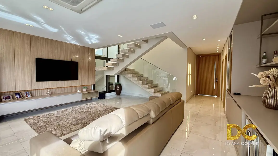 Casa de Condomínio com 3 quartos à venda, 305m2 em Ribeirão do Lipa, Cuiaba - MT - imagem 9 Foto 9 de Casa de Condomínio com 3 quartos à venda, 305m2 em Ribeirão do Lipa, Cuiaba - MT