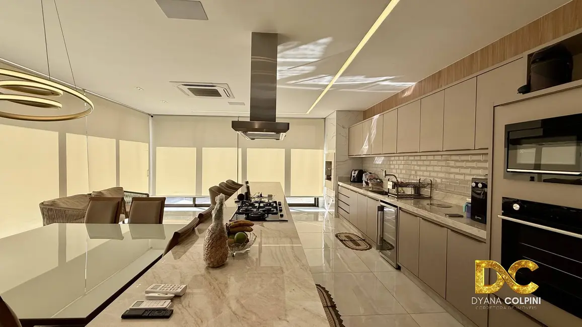 Casa de Condomínio com 3 quartos à venda, 305m2 em Ribeirão do Lipa, Cuiaba - MT - imagem 8 Foto 8 de Casa de Condomínio com 3 quartos à venda, 305m2 em Ribeirão do Lipa, Cuiaba - MT