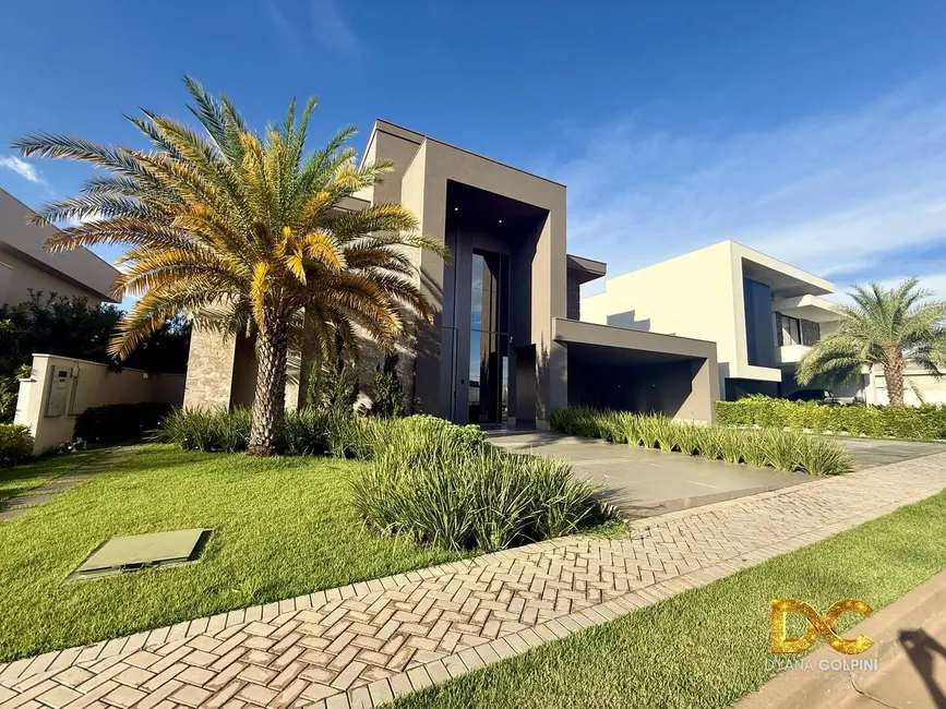 Casa de Condomínio com 5 quartos à venda, 548m2 em Morada dos Nobres, Cuiaba - MT - imagem 3 Foto 3 de Casa de Condomínio com 5 quartos à venda, 548m2 em Morada dos Nobres, Cuiaba - MT