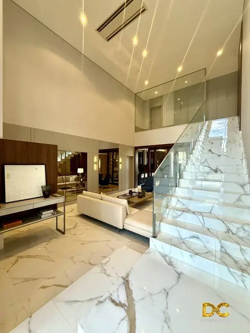 Casa de Condomínio com 5 quartos à venda, 548m2 em Morada dos Nobres, Cuiaba - MT - imagem 4 Foto 4 de Casa de Condomínio com 5 quartos à venda, 548m2 em Morada dos Nobres, Cuiaba - MT