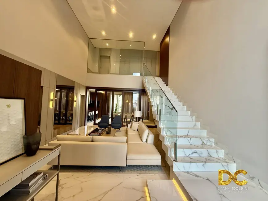 Casa de Condomínio com 5 quartos à venda, 548m2 em Morada dos Nobres, Cuiaba - MT - imagem 9 Foto 9 de Casa de Condomínio com 5 quartos à venda, 548m2 em Morada dos Nobres, Cuiaba - MT