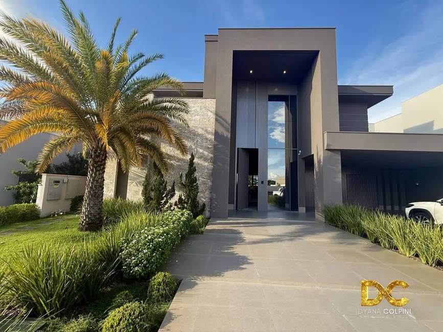 Casa de Condomínio com 5 quartos à venda, 548m2 em Morada dos Nobres, Cuiaba - MT - imagem 2 Foto 2 de Casa de Condomínio com 5 quartos à venda, 548m2 em Morada dos Nobres, Cuiaba - MT