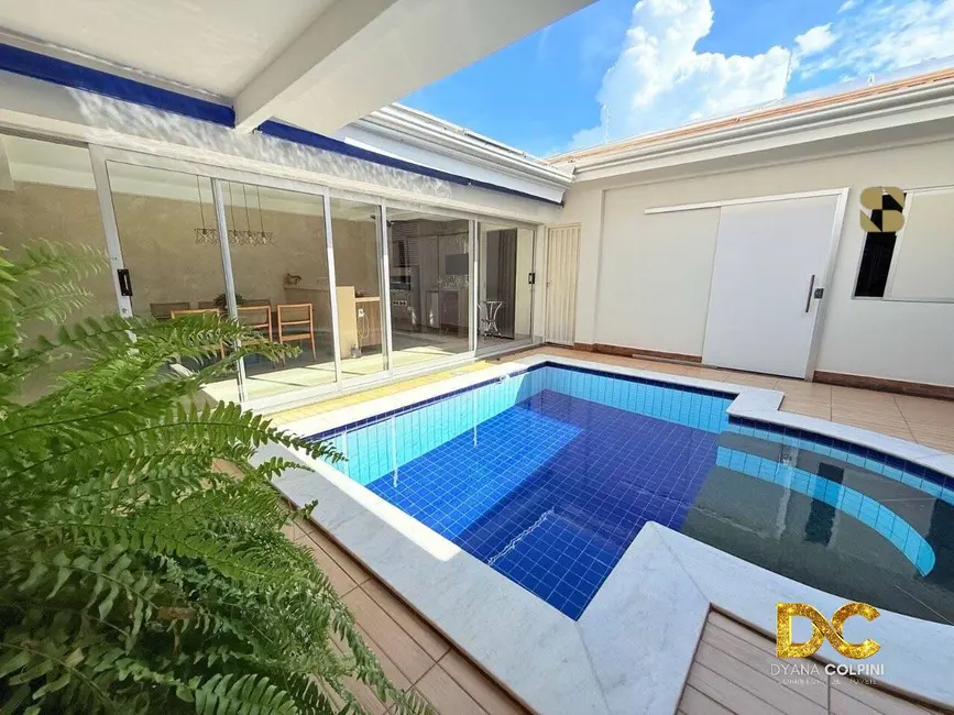 Casa de Condomínio com 3 quartos à venda, 202m2 em Ribeirão do Lipa, Cuiaba - MT - imagem 2 Foto 2 de Casa de Condomínio com 3 quartos à venda, 202m2 em Ribeirão do Lipa, Cuiaba - MT